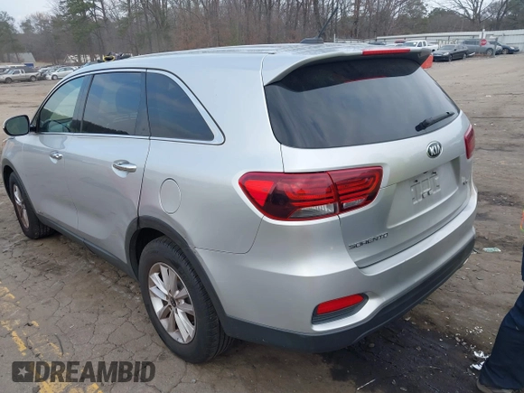 2020 Kia Sorento LX V6 with VIN 5XYPGDA50LG619045, listed as a IAAI auction lot 41520510 with 124,870 mi miles. Bid and sale history available at carsss.com. Image 3.