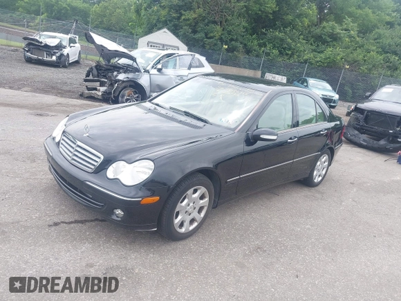 2005 Mercedes-Benz C 240 с VIN WDBRF81J45F616976, выставлен на аукционе IAAI как лот 42686385 с пробегом 49 390 миль миль и . История ставок и продаж доступна на DreamBid. Изображение 2.