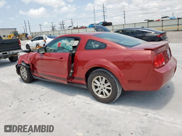 2008 Ford Mustang Deluxe with VIN 1ZVHT80NX85209231, listed as a Copart auction lot 61618885 with Not provided miles and Salvage title. Bid and sale history available at DreamBid. Image 2.