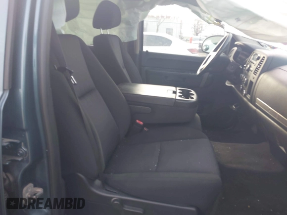 2010 GMC Sierra 1500 with VIN 3GTRKVEAXAG197613, listed as a IAAI auction lot 41198472 with 152,892 mi miles and . Bid and sale history available at DreamBid. Image 5.