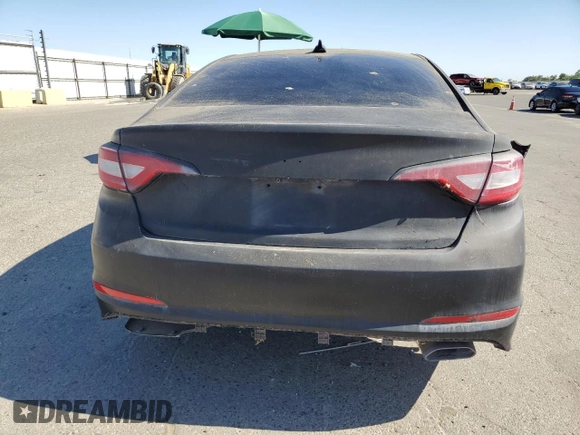 2016 Hyundai Sonata SE z VIN 5NPE24AF1GH403489, wystawiony jako Copart lot #60758775 z przebiegiem 114 535 mil mil oraz Czysty tytuł • Clean title. Historia ofert i sprzedaży dostępna na DreamBid. Obrazek 6.
