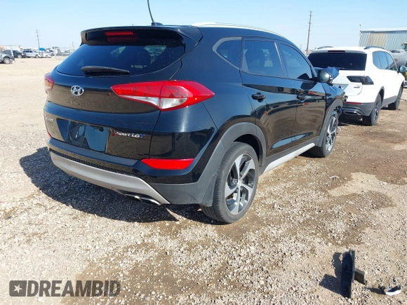 2017 Hyundai Tucson Sport z VIN KM8J33A23HU490270, wystawiony jako IAAI lot #42042967 z przebiegiem 121 660 mil mil oraz . Historia ofert i sprzedaży dostępna na DreamBid. Obrazek 4.