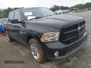2015 Ram 1500 Express z VIN 1C6RR6KT1FS542543, wystawiony jako IAAI lot #42088483 z przebiegiem 232 955 mil mil oraz . Historia ofert i sprzedaży dostępna na DreamBid. Obrazek 1.