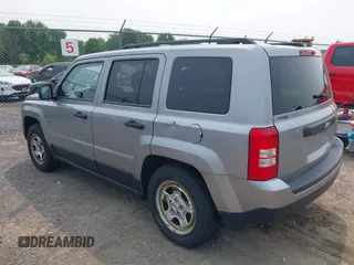 2014 Jeep Patriot Sport z VIN 1C4NJPBA7ED799566, wystawiony jako IAAI lot #42424762 z przebiegiem 122 488 mil mil oraz . Historia ofert i sprzedaży dostępna na DreamBid. Obrazek 3.