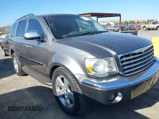 2007 Chrysler Aspen Limited z VIN 1A8HX58N87F500760, wystawiony jako IAAI lot #42335987 z przebiegiem 262 299 mil mil oraz . Historia ofert i sprzedaży dostępna na DreamBid. Obrazek 1.