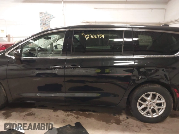 2023 Chrysler Voyager LX z VIN 2C4RC1CG1PR548330, wystawiony jako IAAI lot #42306759 z przebiegiem 92 231 mil mil oraz . Historia ofert i sprzedaży dostępna na DreamBid. Obrazek 15.