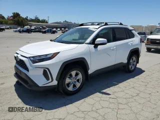2022 Toyota RAV4 XLE with VIN 2T3W1RFV8NW233397, listed as a Copart auction lot 65276715 with 20,956 mi miles and Salvage title. Bid and sale history available at DreamBid. Image 1.