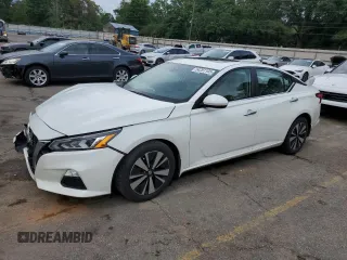 2022 Nissan Altima SV z VIN 1N4BL4DV1NN332705, wystawiony jako Copart lot #54261105 z przebiegiem 69 209 mil mil oraz Szkoda całkowita • Salvage title. Historia ofert i sprzedaży dostępna na DreamBid. Obrazek 1.
