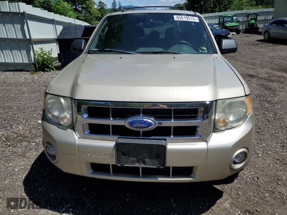 2011 Ford Escape XLT z VIN 1FMCU9DG8BKB99556, wystawiony jako Copart lot #65619515 z przebiegiem 133 946 mil mil oraz Czysty tytuł • Clean title. Historia ofert i sprzedaży dostępna na DreamBid. Obrazek 5.