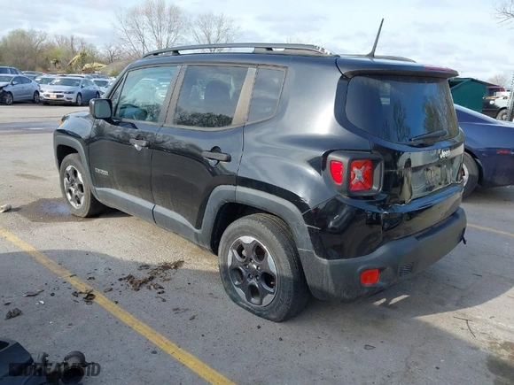 2017 Jeep Renegade Sport with VIN ZACCJAAHXHPG09784, listed as a IAAI auction lot 41891869 with 92,798 mi miles. Bid and sale history available at carsss.com. Image 3.