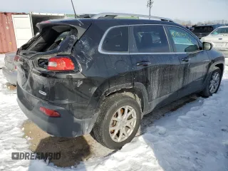 2016 Jeep Cherokee Latitude with VIN 1C4PJLCS9GW264514, listed as a Copart auction lot 45118795 with 117,785 mi miles and Salvage Title. Bid and sale history available at carsss.com. Image 3.