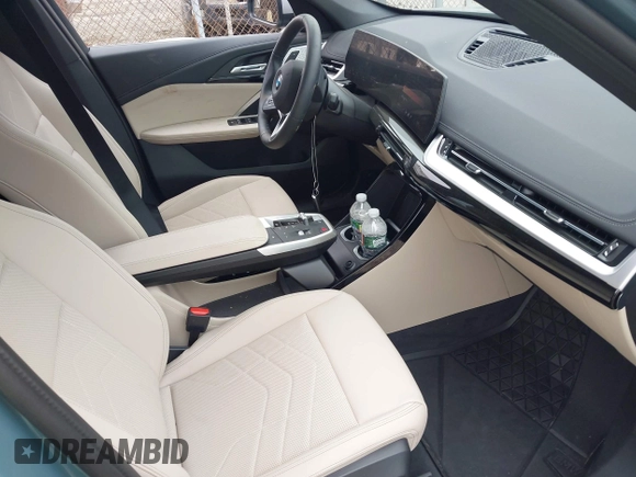 2024 BMW X1 xDrive28i with VIN WBX73EF05R5Z86851, listed as a IAAI auction lot 42439728 with 3,501 mi miles and . Bid and sale history available at DreamBid. Image 5.