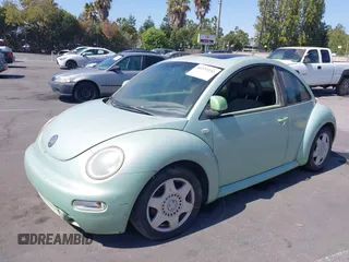 2000 Volkswagen Beetle GLX с VIN 3VWDD21C9YM430092, выставлен на аукционе IAAI как лот 40222232 с пробегом Не указан миль и . История ставок и продаж доступна на DreamBid. Изображение 6.