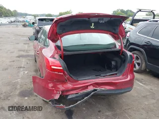 2016 Ford Focus SE with VIN 1FADP3F24GL249455, listed as a IAAI auction lot 40421121 with 49,043 mi miles. Bid and sale history available at carsss.com. Image 6.