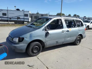 1998 Toyota Sienna LE with VIN 4T3ZF13CXWU078257, listed as a Copart auction lot 45704395 with 0 mi miles and Salvage Title. Bid and sale history available at carsss.com. Image 1.