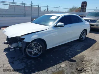 2017 Mercedes-Benz E-Class E 300 Luxury with VIN WDDZF4JB8HA181910, listed as a IAAI auction lot 41871305 with 91,135 mi miles. Bid and sale history available at carsss.com. Image 19.