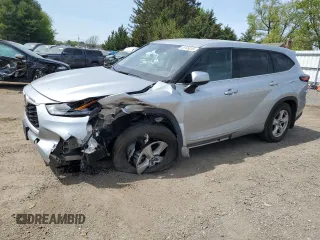 2022 Toyota Highlander LE z VIN 5TDBZRBH2NS565408, wystawiony jako Copart lot #55109205 z przebiegiem 181 323 mil mil oraz Szkoda całkowita • Salvage title. Historia ofert i sprzedaży dostępna na DreamBid. Obrazek 1.