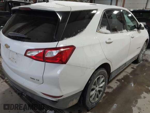 2018 Chevrolet Equinox LT with VIN 2GNAXSEV8J6252031, listed as a IAAI auction lot 41251068 with 124,361 mi miles. Bid and sale history available at carsss.com. Image 4.