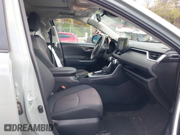 2019 Toyota RAV4 XLE with VIN 2T3P1RFV0KC014516, listed as a IAAI auction lot 41971856 with 94,447 mi miles and . Bid and sale history available at DreamBid. Image 5.
