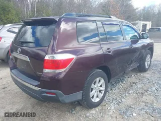 2011 Toyota Highlander with VIN 5TDBK3EH8BS059381, listed as a IAAI auction lot 41894262 with 138,520 mi miles. Bid and sale history available at carsss.com. Image 4.