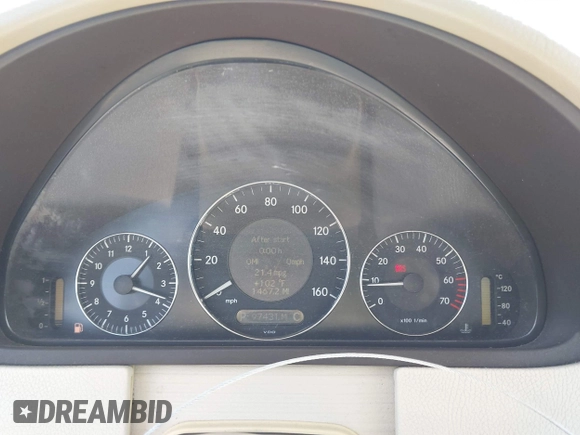 2004 Mercedes-Benz CLK 320 z VIN WDBTK65G84T033363, wystawiony jako IAAI lot #42279646 z przebiegiem 97 431 mil mil oraz . Historia ofert i sprzedaży dostępna na DreamBid. Obrazek 7.