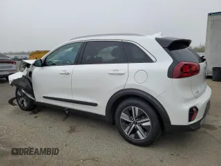 2022 Kia Niro LX with VIN KNDCB3LC1N5546699, listed as a Copart auction lot 84321764 with 76,108 mi miles and Salvage Title. Bid and sale history available at carsss.com. Image 2.