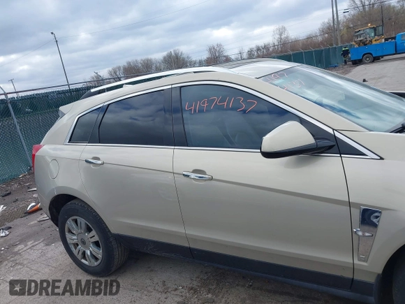 2010 Cadillac SRX Luxury Collection with VIN 3GYFNAEY1AS622854, listed as a IAAI auction lot 41974137 with 137,425 mi miles. Bid and sale history available at carsss.com. Image 13.