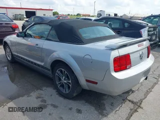 2006 Ford Mustang Standard with VIN 1ZVFT84N865179869, listed as a IAAI auction lot 42739510 with 200,205 mi miles and . Bid and sale history available at DreamBid. Image 3.