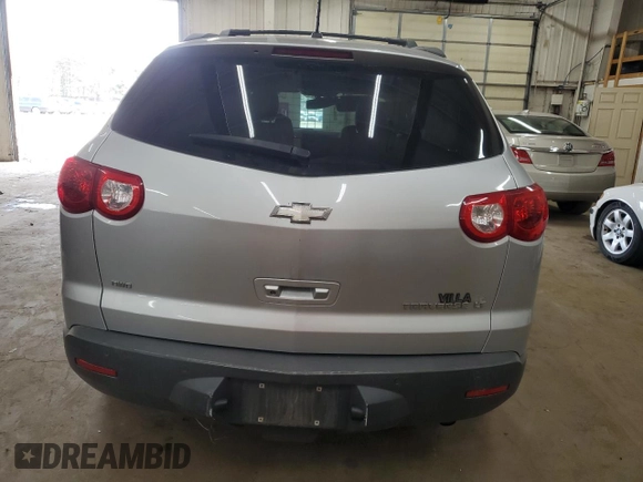 2012 Chevrolet Traverse 1LT z VIN 1GNKVGEDXCJ185307, wystawiony jako Copart lot #52724985 z przebiegiem 167 192 mil mil oraz Szkoda całkowita • Salvage title. Historia ofert i sprzedaży dostępna na DreamBid. Obrazek 6.