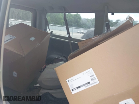 2007 Ford Econoline Passenger XL z VIN 1FBNE31L47DB16682, wystawiony jako IAAI lot #42286228 z przebiegiem 160 802 mil mil oraz . Historia ofert i sprzedaży dostępna na DreamBid. Obrazek 8.
