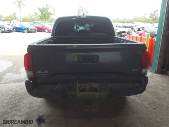 2019 Toyota Tacoma 4WD SR with VIN 3TMCZ5AN5KM204187, listed as a IAAI auction lot 40318136 with 105,409 mi miles. Bid and sale history available at carsss.com. Image 16.
