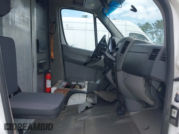 2011 Mercedes-Benz Sprinter Cargo with VIN WD3PE8CBXB5592597, listed as a IAAI auction lot 41963313 with 490,059 mi miles. Bid and sale history available at carsss.com. Image 5.