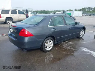 2006 Honda Accord Sdn LX SE with VIN 1HGCM56306A173263, listed as a IAAI auction lot 41919931 with 229,694 mi miles. Bid and sale history available at carsss.com. Image 4.