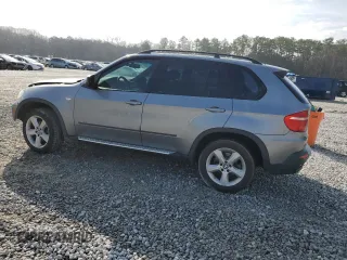 2008 BMW X5 3.0si with VIN 5UXFE43528L000813, listed as a Copart auction lot 42426315 with 147,648 mi miles and Salvage Title. Bid and sale history available at carsss.com. Image 2.