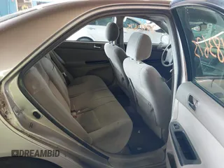 2006 Toyota Camry STD z VIN 4T1BE30KX6U645197, wystawiony jako IAAI lot #41830285 z przebiegiem 215 098 mil mil oraz . Historia ofert i sprzedaży dostępna na DreamBid. Obrazek 8.