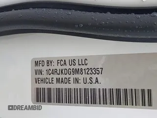 2021 Jeep Grand Cherokee Overland z VIN 1C4RJKDG9M8123357, wystawiony jako IAAI lot #42154973 z przebiegiem 46 774 mil mil oraz . Historia ofert i sprzedaży dostępna na DreamBid. Obrazek 9.
