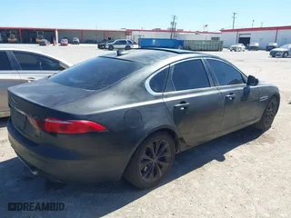 2019 Jaguar XF 25t Premium with VIN SAJBD4FX3KCY79425, listed as a IAAI auction lot 41813505 with 64,787 mi miles. Bid and sale history available at carsss.com. Image 4.