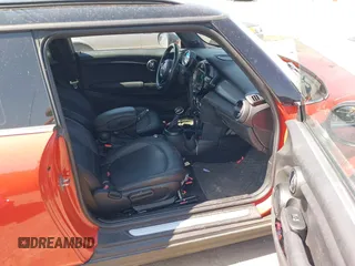 2019 MINI Hardtop Cooper with VIN WMWXP5C5XK2H32139, listed as a IAAI auction lot 41758248 with 1,136 mi miles and . Bid and sale history available at DreamBid. Image 5.