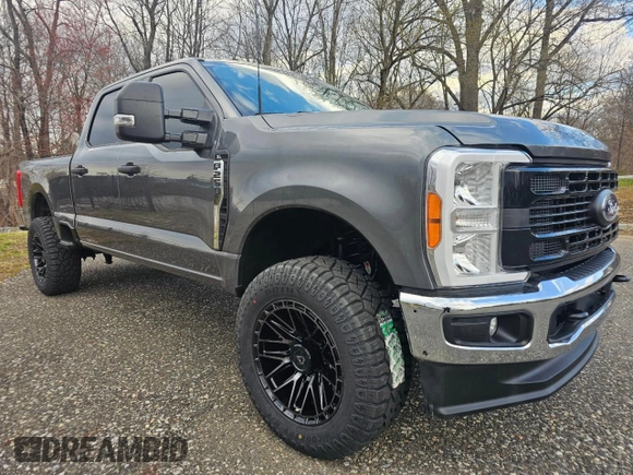 2024 Ford Super Duty F-250 SRW XL with VIN 1FT7W2BA4RED06617, listed as a Copart auction lot 52746465 with 1,220 mi miles and Clean Title. Bid and sale history available at carsss.com. Image 1.