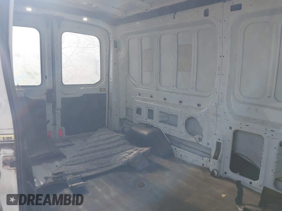 2018 Ford Transit z VIN 1FTYR2CM3JKA19554, wystawiony jako IAAI lot #42058523 z przebiegiem 372 734 mil mil oraz . Historia ofert i sprzedaży dostępna na DreamBid. Obrazek 8.