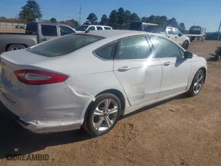 2016 Ford Fusion SE with VIN 3FA6P0H7XGR211021, listed as a IAAI auction lot 41846730 with 270,121 mi miles. Bid and sale history available at carsss.com. Image 4.