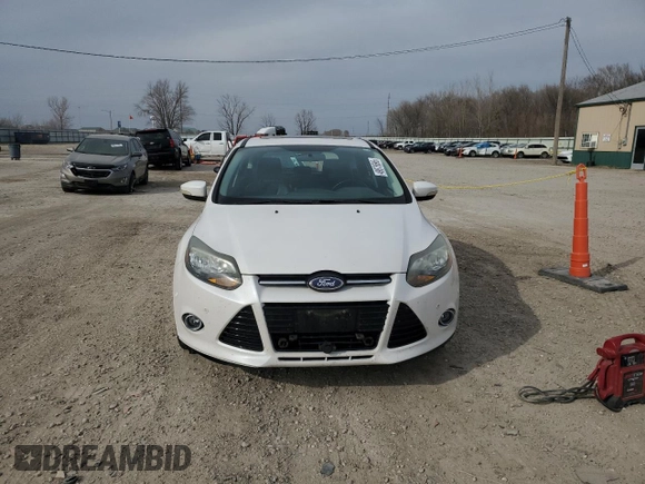 2014 Ford Focus Titanium with VIN 1FADP3N2XEL175862, listed as a Copart auction lot 49873695 with 90,341 mi miles and Salvage title. Bid and sale history available at DreamBid. Image 5.