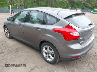 2014 Ford Focus SE with VIN 1FADP3K28EL280100, listed as a IAAI auction lot 42081971 with 183,379 mi miles. Bid and sale history available at carsss.com. Image 3.
