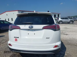2018 Toyota RAV4 XLE с VIN JTMWFREV7JJ735295, выставлен на аукционе IAAI как лот 42452894 с пробегом 103 974 миль миль и . История ставок и продаж доступна на DreamBid. Изображение 16.