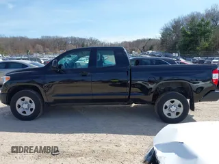 2017 Toyota Tundra SR с VIN 5TFUM5F13HX070078, выставлен на аукционе IAAI как лот 42050673 с пробегом 71 522 миль миль и . История ставок и продаж доступна на DreamBid. Изображение 15.