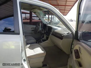 2005 Suzuki XL-7 LX with VIN JS3TY92V954100876, listed as a IAAI auction lot 41799284 with 203,303 mi miles. Bid and sale history available at carsss.com. Image 5.