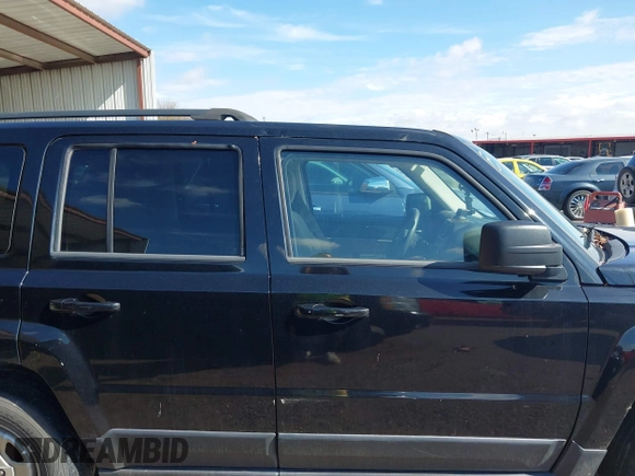 2017 Jeep Patriot Sport with VIN 1C4NJPBA7HD149107, listed as a IAAI auction lot 41465385 with 106,402 mi miles. Bid and sale history available at carsss.com. Image 13.