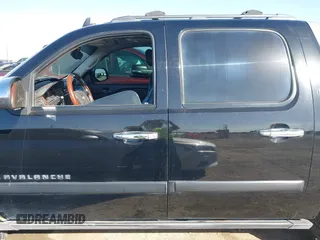 2007 Chevrolet Avalanche 1LT with VIN 3GNEC12017G297941, listed as a IAAI auction lot 41689687 with 166,066 mi miles and . Bid and sale history available at DreamBid. Image 14.
