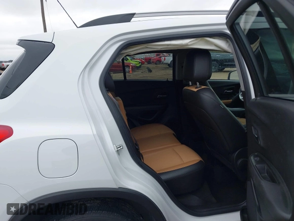 2017 Chevrolet Trax LT with VIN KL7CJLSB9HB063508, listed as a IAAI auction lot 41041755 with 84,405 mi miles. Bid and sale history available at carsss.com. Image 8.