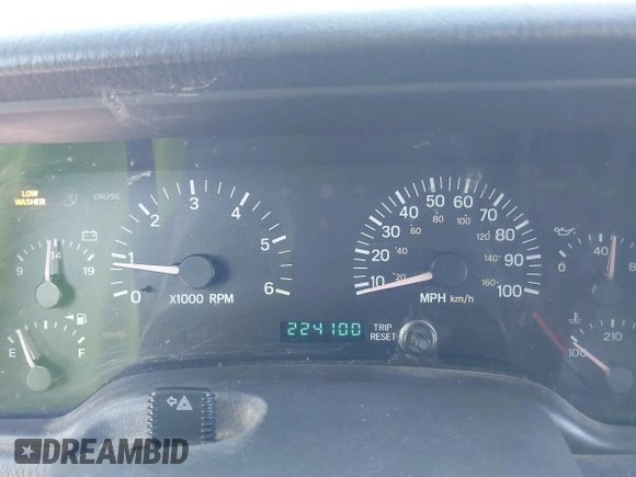 2000 Jeep Cherokee Classic with VIN 1J4FF58S5YL260331, listed as a IAAI auction lot 41584008 with 224,100 mi miles. Bid and sale history available at carsss.com. Image 7.